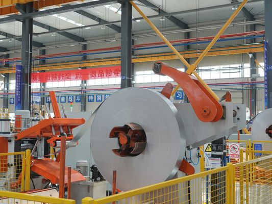 Máquina de moldagem de rolos de purlin consistente Equipamento de moldagem de rolos de corte hidráulico