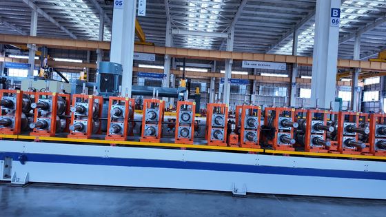 Linha de produção automática de perfis com PLC